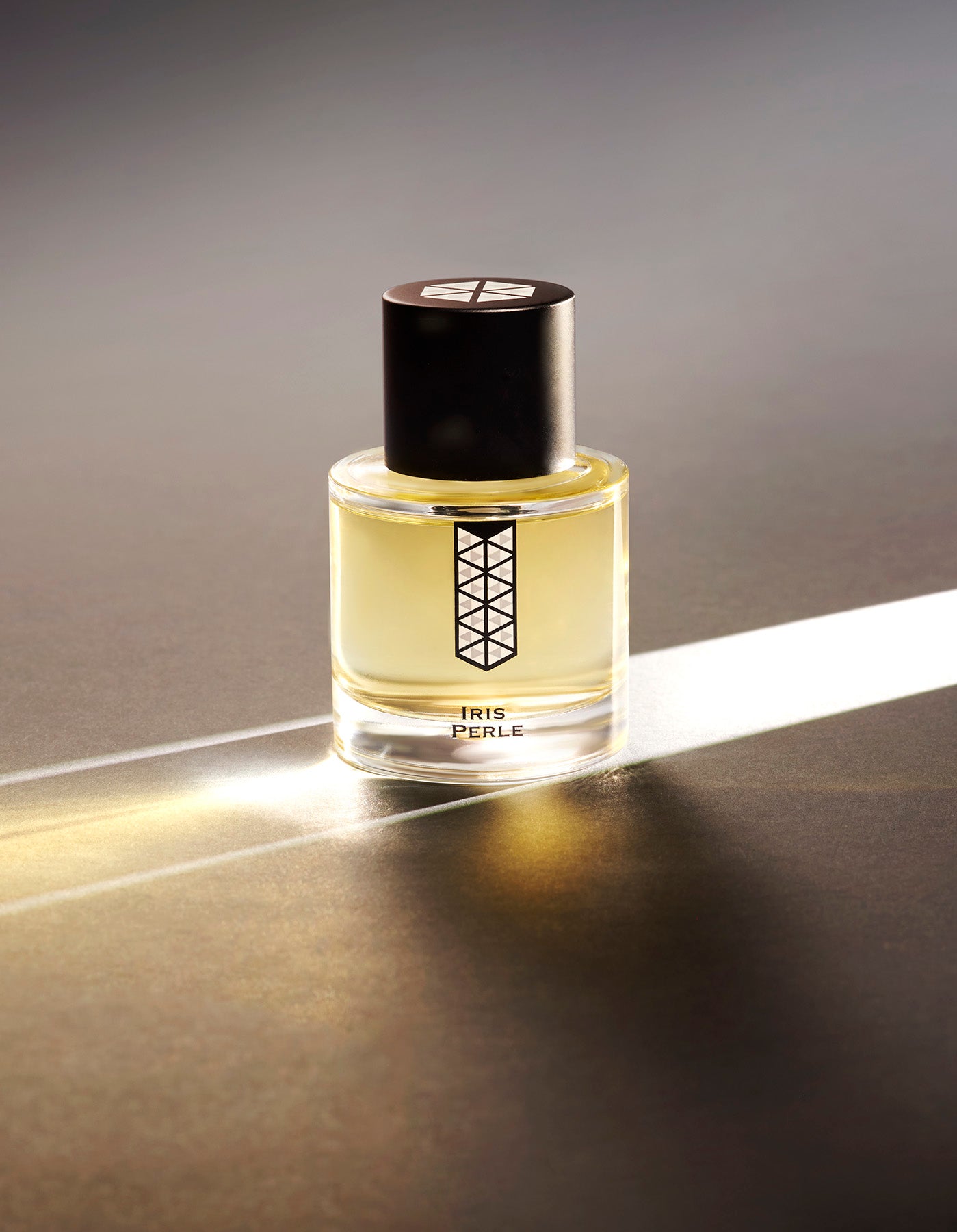 香水(ユニセックス) IRIS PERLE LES INDEMODABLES 香水(ユニセックス) IRIS PERLE LES INDEMODABLES IRIS PERLE