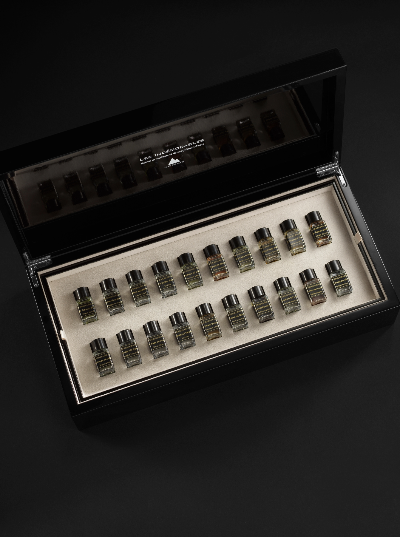 LUXURY COLLECTOR'S EDITION GRAND CRUS INGREDIENTS BOX